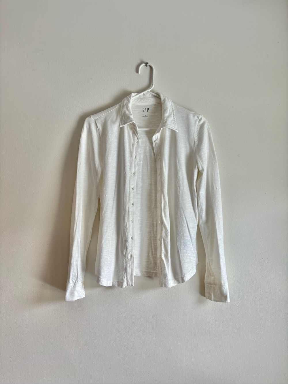 GAP Cream Button-Up Soft Jersey Knit Long Sleeve Shirt